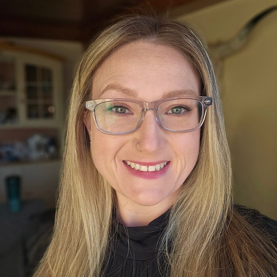 headshot of Stephanie